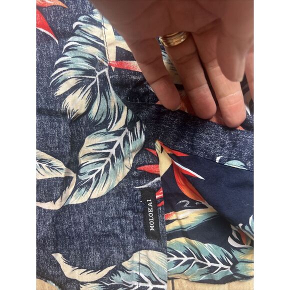 Molokai Surf Co Men's Size Medium Hawaiian Print Short Sleeve Shirt  Button Down - Picture 5 of 5